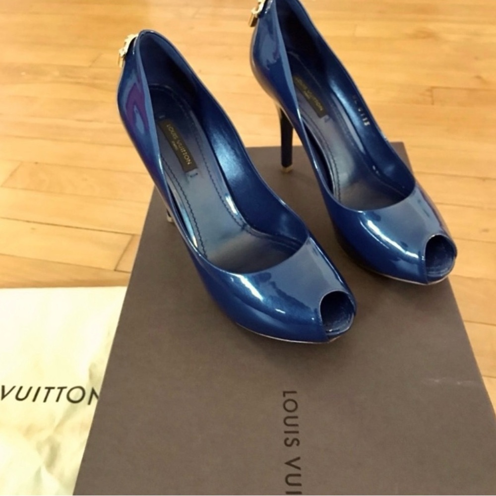 Louis Vuitton Blue Patent Leather Heels